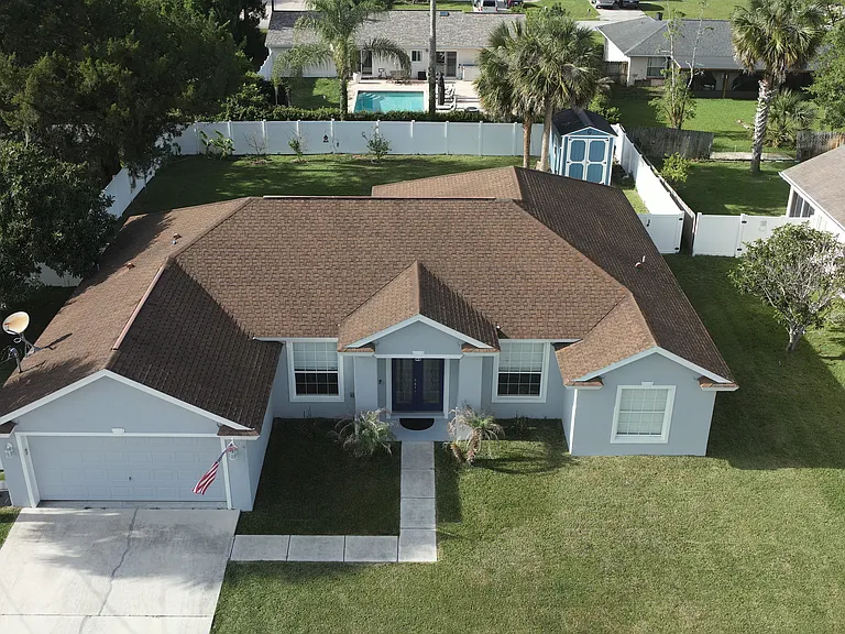 35 Prince Eric Ln — Photo 1