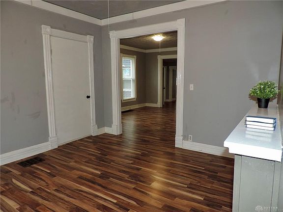 5th image of 1320 Oakridge Dr