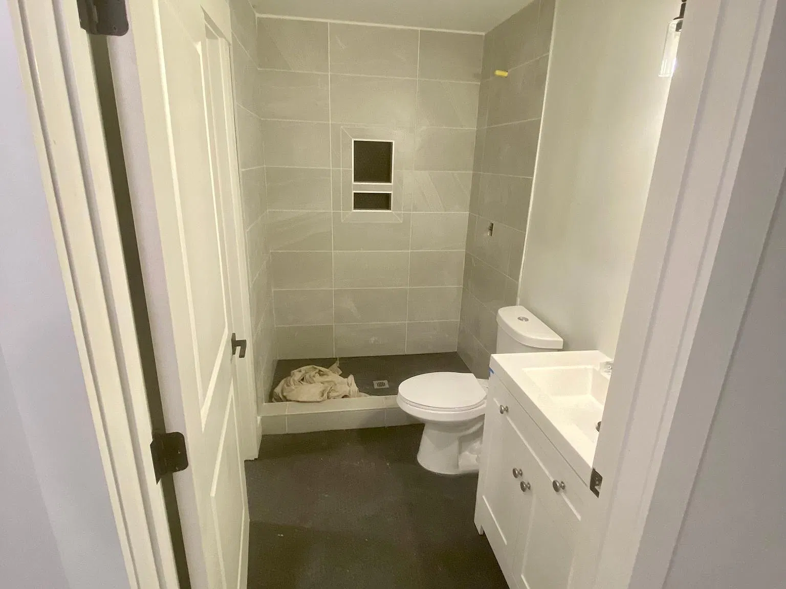 925 Wordsworth Dr — Photo 3