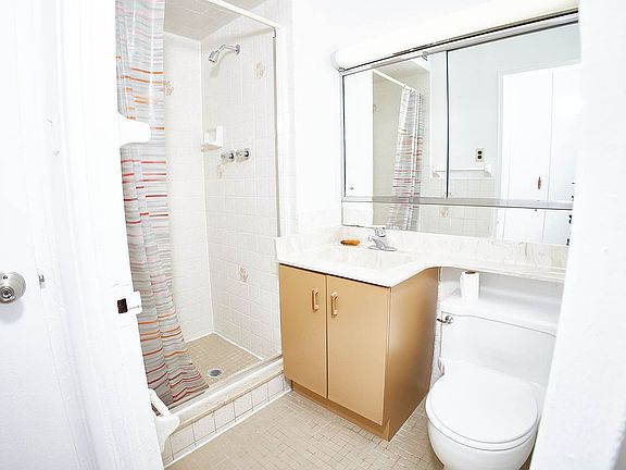 5th image of 61-20 Grand Central Pkwy APT A1105
