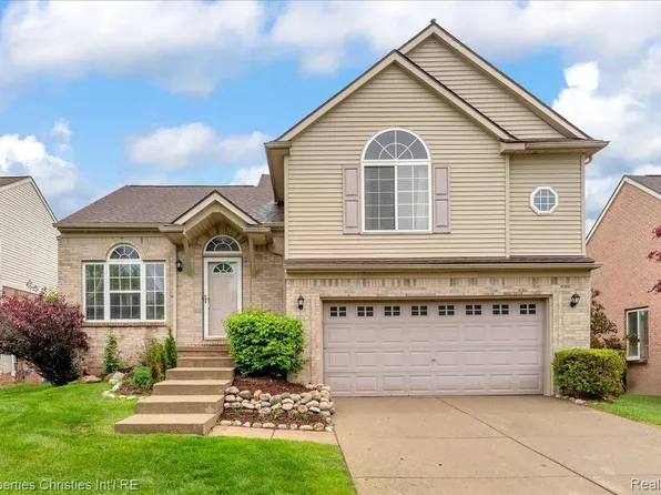 1973 Golfview Ln, Westland, MI 48186