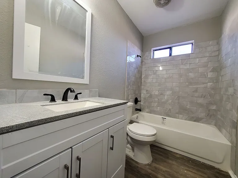 3322 Erin St — Photo 11