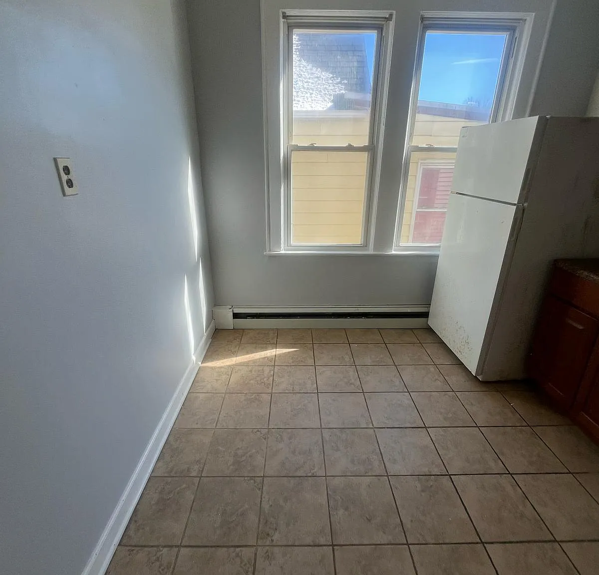 3 bed, 1100 sqft, $2,500 — Photo 3
