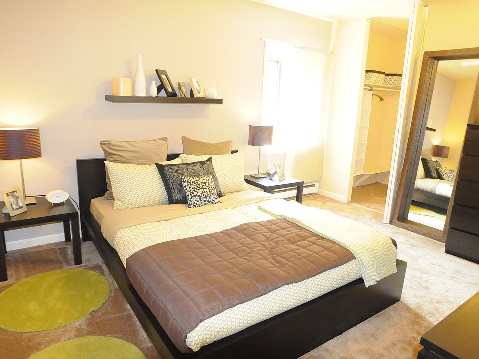 bedroom big enough for a kind sized bed!