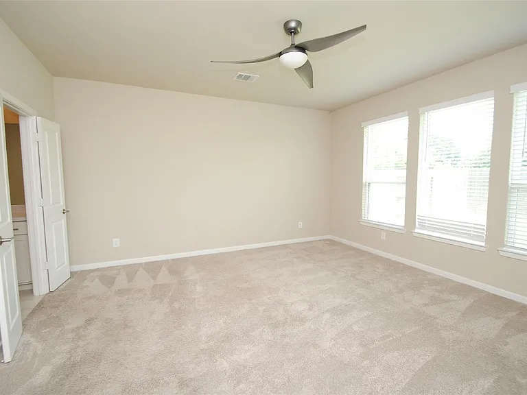 8326 Oakland Heights Ln — Photo 26