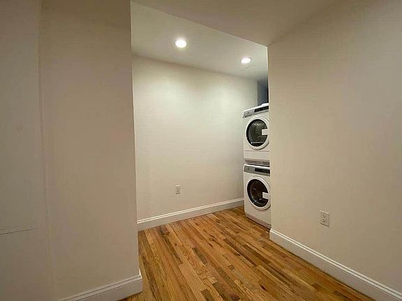 5th image of 102 W 138th St