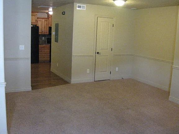 4th image of 593 Countryside Ave #1