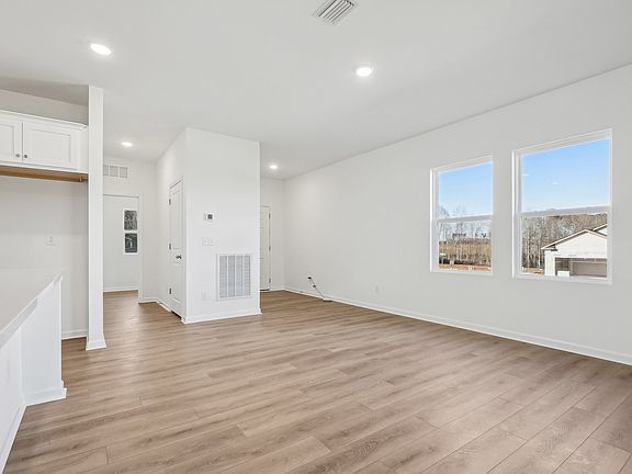 Middleton Farms - Timber Interior Image 4