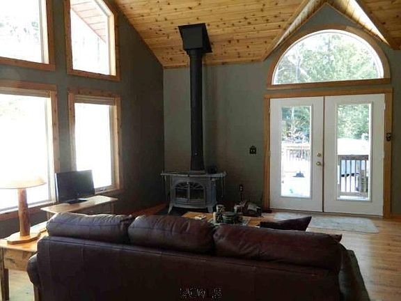 2nd image of 37 Kingsley Ln