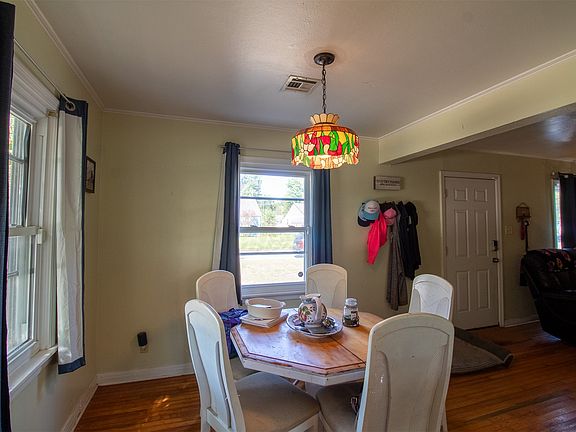 5th image of 2201 Fredonia St
