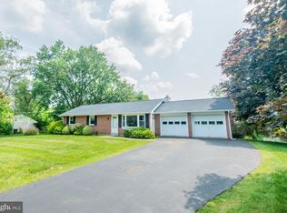 1525 Hilltop Rd, Downingtown, PA 19335