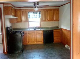 69 Church St, West Warwick, RI