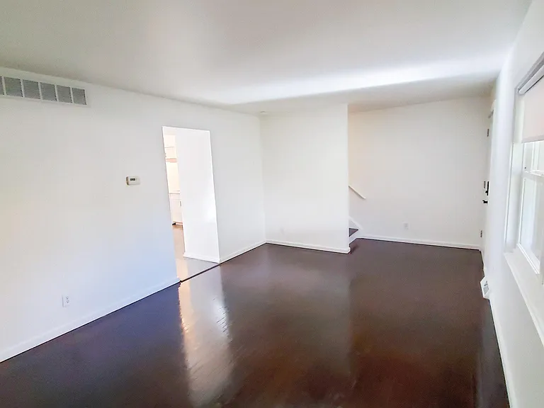 480 Zahn Dr #2 — Photo 4