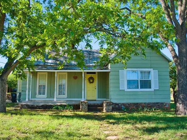 617 W Rainey St, Mason, TX 76856