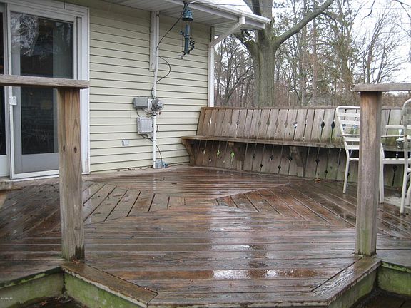 3rd image of 15301 Cherry St