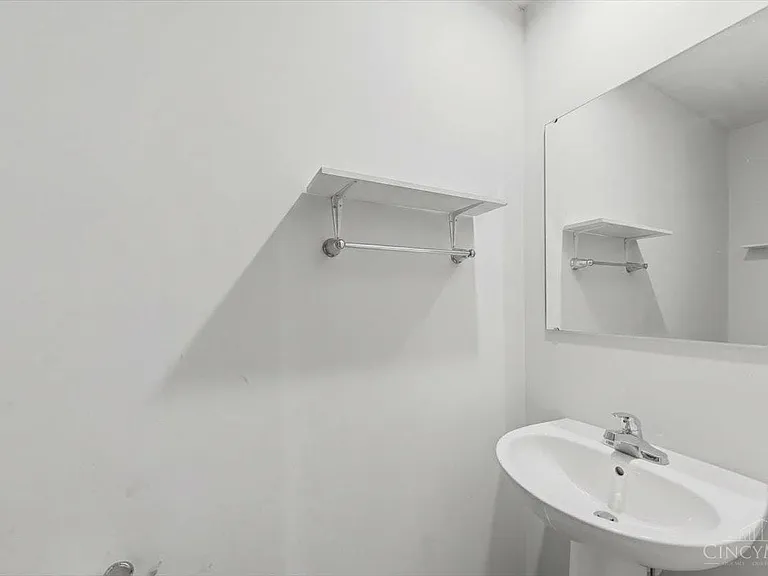 175 Skyway Dr — Photo 15