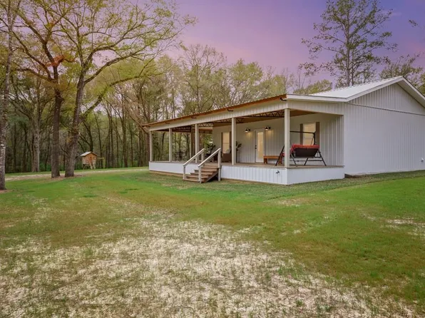 667 Ivywood Dr, Hartford, AL 36344