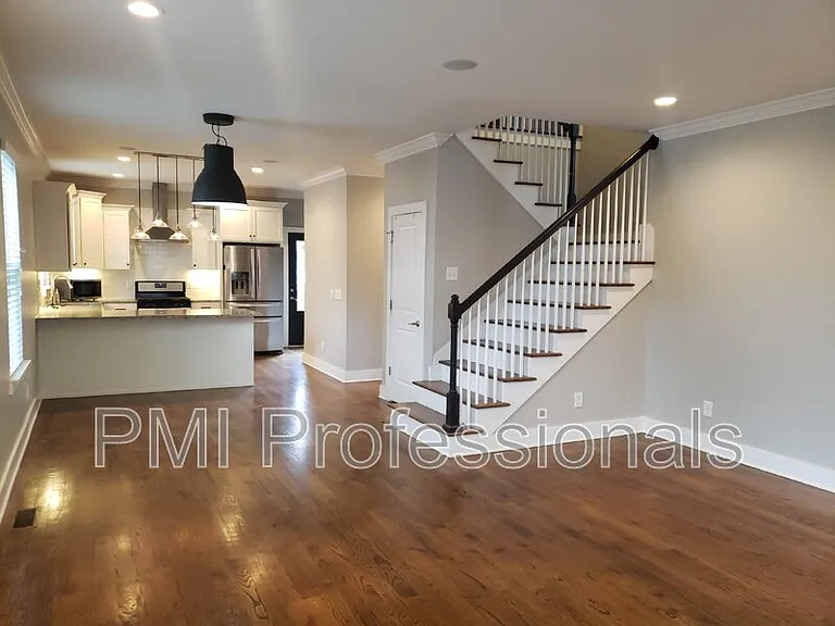 512B Eastboro Dr — Photo 5