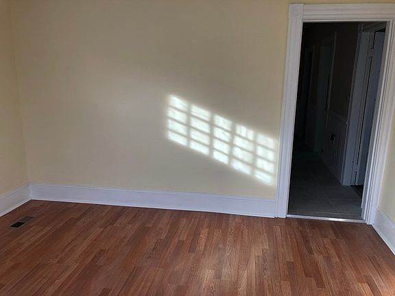 4th image of 41 1/2 Oakland Ave Floor 1