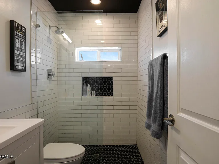 2235 E Heatherbrae Dr — Photo 13