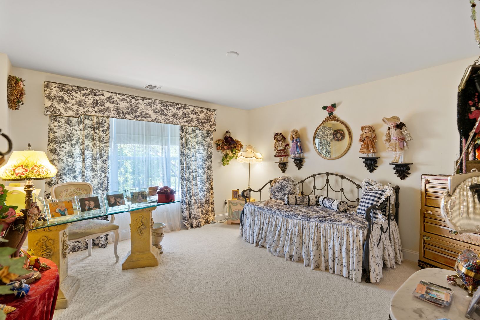  2nd floor Bedroom