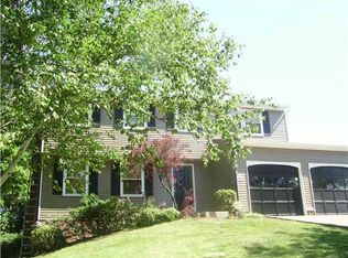 216 Glengarry Dr, Coraopolis, PA 15108