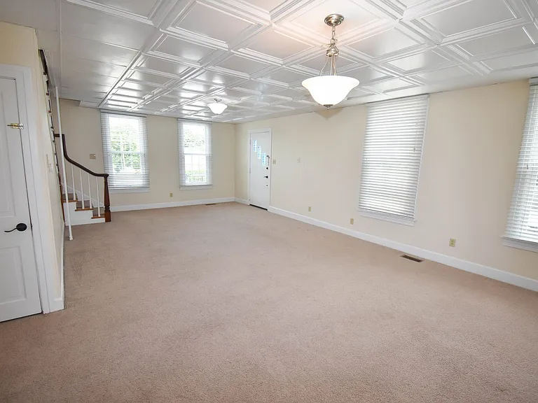 309 Center St — Photo 9