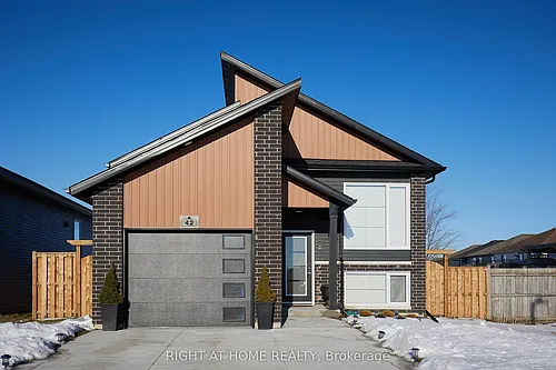 42 Moonstone Cres Photo 1 42 Moonstone Cres Photo 1