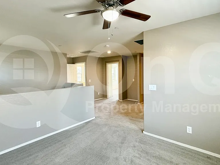 156 N 56th Pl — Photo 8