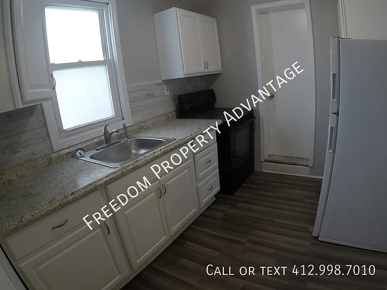 716 Saint Clair Ave — Photo 2