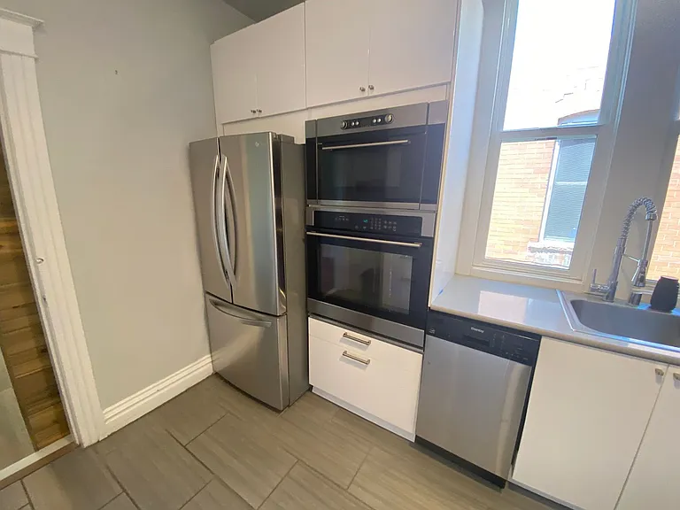 1019 S Clarkson St — Photo 8
