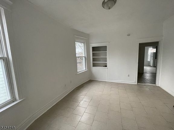 3rd image of 205 N Clinton St #2