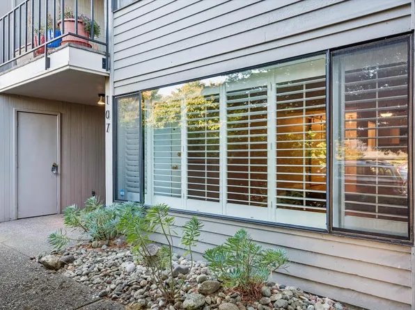 3661 24th Pl W APT 107, Seattle, WA 98199
