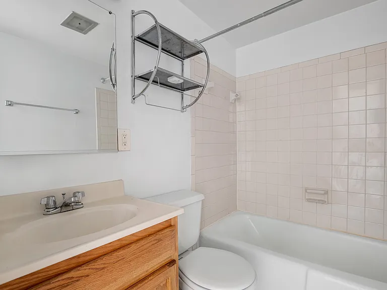 4450 Macarthur Blvd NW #7A — Photo 5