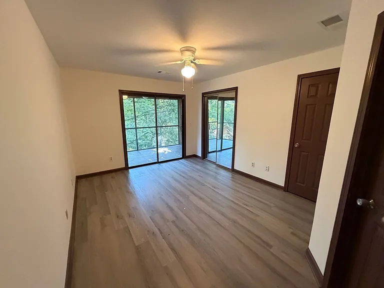 1702 Pine Tree Dr — Photo 9