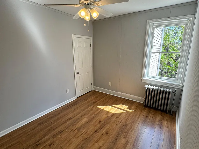 430 E Auburn St — Photo 9