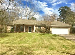 106 Valley Dr, Raymond, MS 39154