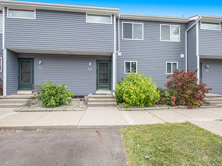 Westwind Townhomes — Photo 10