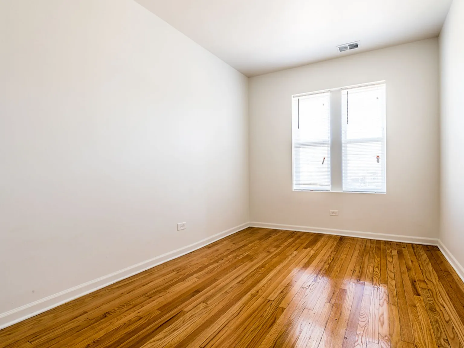 404 School — Photo 2