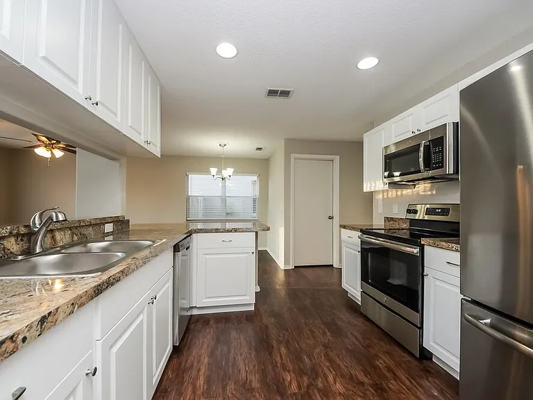13028 Lily Pond Ct — Photo 9