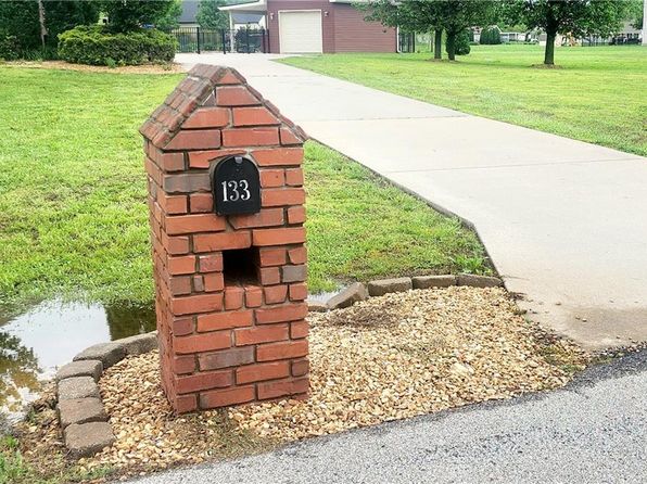 133 Huntington Cir, Pittsburg, KS 66762