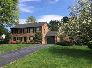 1424 Hollins Rd, Waynesboro, VA 22980