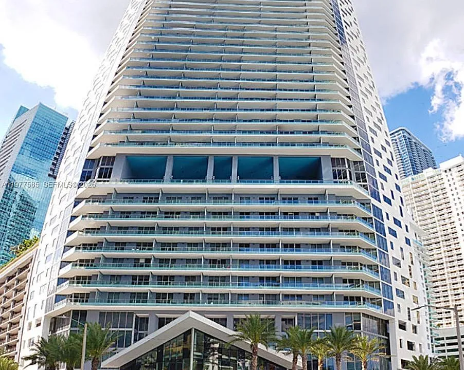 1300 Brickell Bay Dr #2512