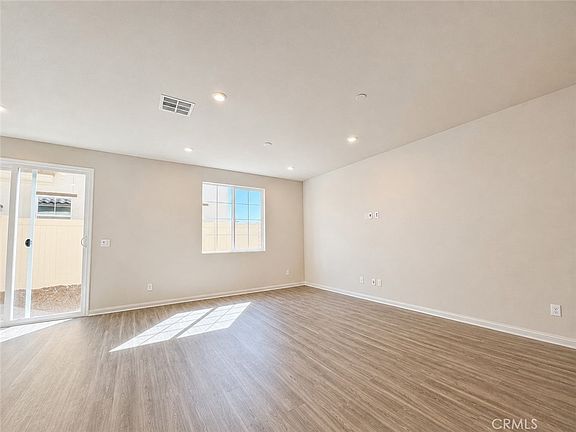 5th image of 26835 James Dr