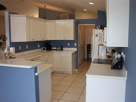 3rd image of 1107 Jardin Dr