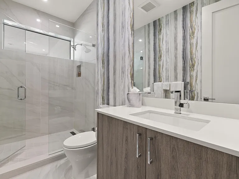 402 Ocean One Ln — Photo 32