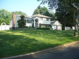 5 Norma St, East Northport, NY