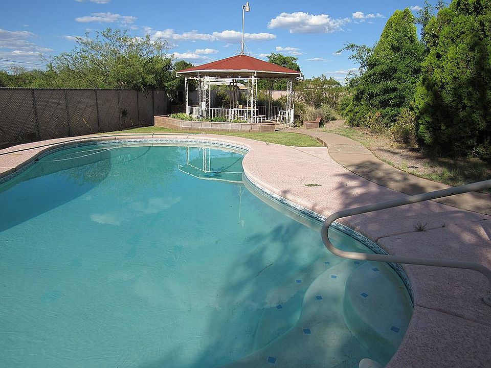 Pool, gazebo, barbecue area