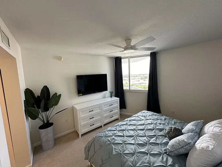 1551 N Flagler Dr #1106 — Photo 14