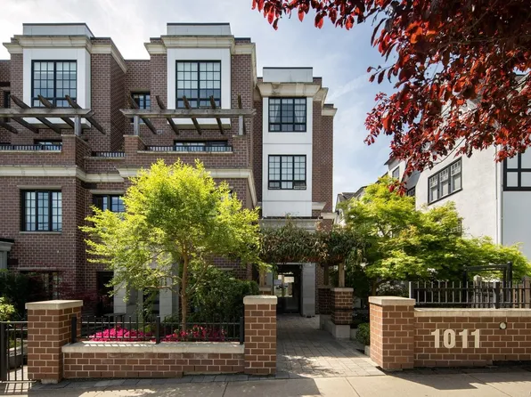 1011 Burdett Ave #204, Victoria, BC V8V 3G9